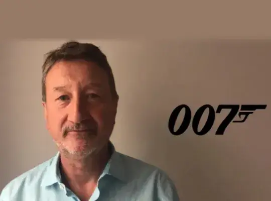 Assistir Steven Knight vai escrever o roteiro do próximo filme de James Bond. em HD